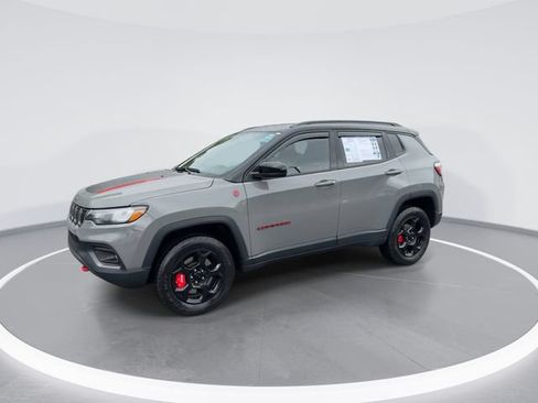 Used 2023 Jeep Compass Trailhawk AWD/4WD image 4