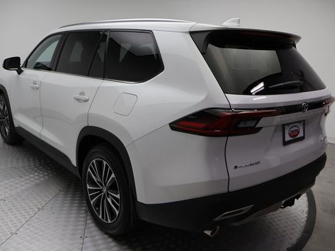 Certified 2026 Toyota Grand Highlander AWD Hybrid image 11