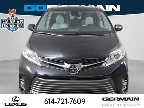Used 2018 Toyota Sienna XLE w/ XLE Navigation Package image 3