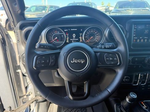 Used 2018 Jeep Wrangler Unlimited Sport S image 13