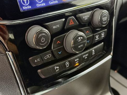 Used 2019 Jeep Grand Cherokee Altitude AWD/4WD image 15