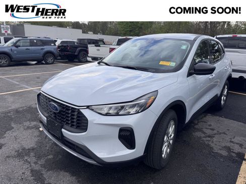 Used 2025 Ford Escape Active w/ Cold Weather Package AWD/4WD image 1