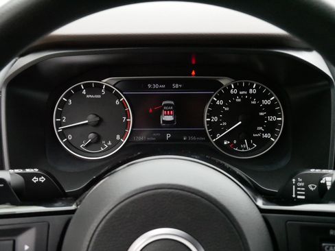 Used 2023 Nissan Rogue SV AWD/4WD image 21