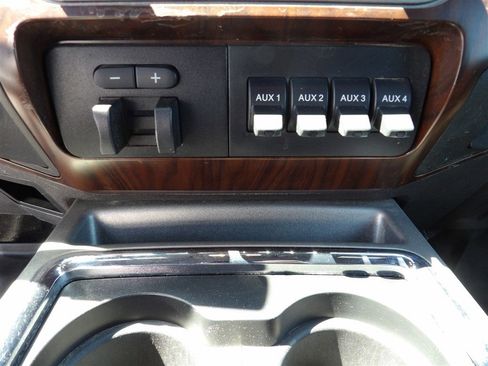 Used 2012 Ford F350 Lariat w/ Chrome Pkg image 20