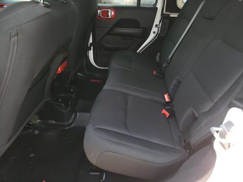 Used 2020 Jeep Wrangler Unlimited Sahara AWD/4WD image 17