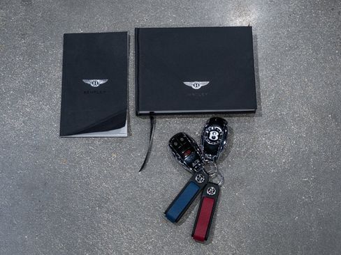 Used 2022 Bentley Flying Spur V8 image 23