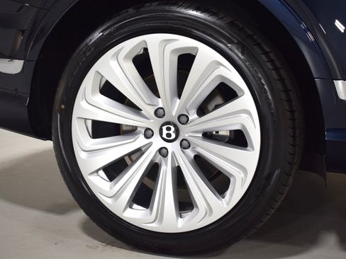 New 2025 Bentley Bentayga image 6