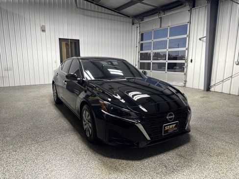 Used 2023 Nissan Altima 2.5 S FWD image 25