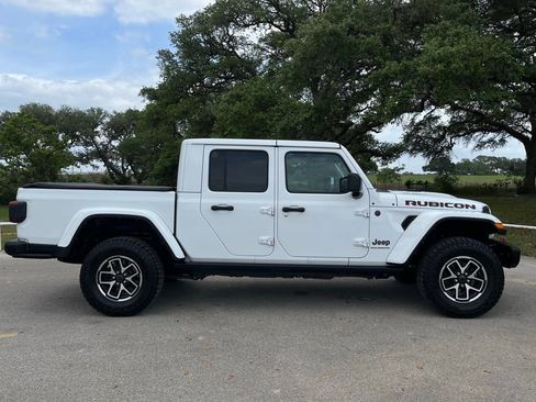 Used 2024 Jeep Gladiator Rubicon AWD/4WD image 4