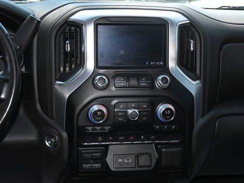 Used 2019 GMC Sierra 1500 SLT w/ SLT Premium Package image 17