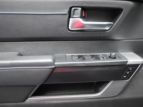 Used 2024 Toyota Sequoia Platinum AWD/4WD image 20