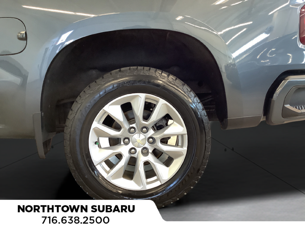 Used 2019 Chevrolet Silverado 1500 Custom w/ Custom Value Package AWD/4WD image 21
