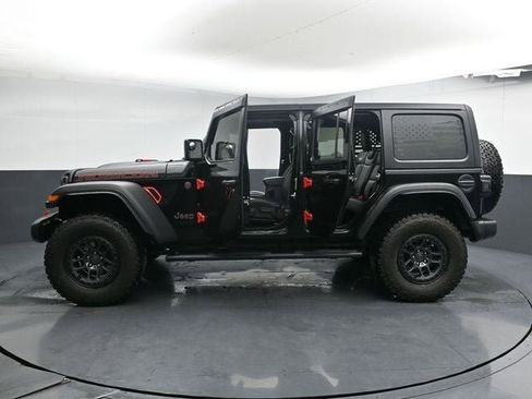 Used 2021 Jeep Wrangler Unlimited Rubicon w/ Xtreme Recon 35" Tire Package image 33