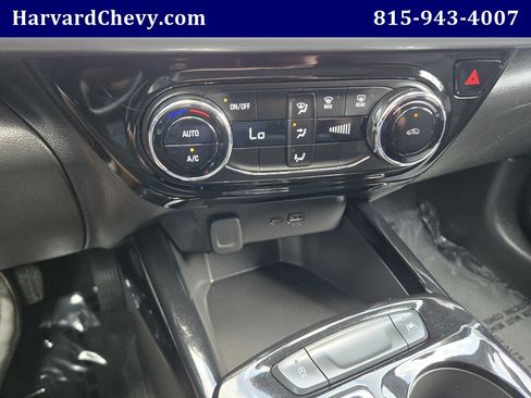Certified 2025 Chevrolet Trax LT FWD image 9