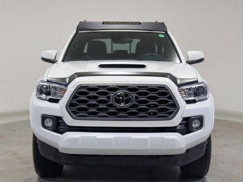 Used 2022 Toyota Tacoma TRD Sport image 3