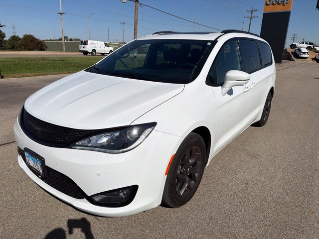 Used 2020 Chrysler Pacifica Limited w/ Advanced Safetytec Group FWD image 3