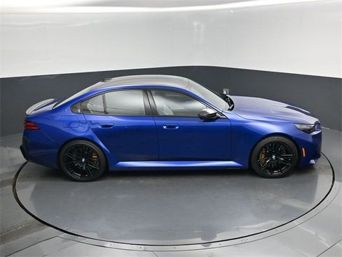 Used 2025 BMW M5 w/ Carbon Package image 61