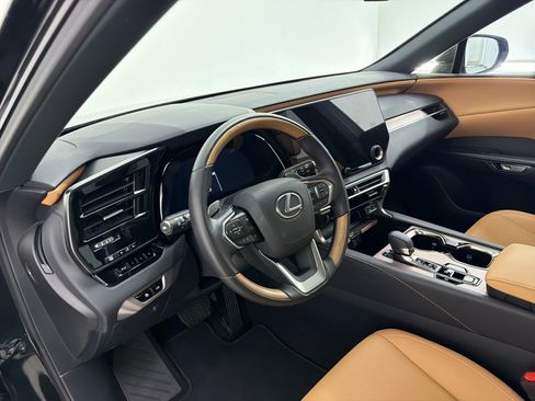 Certified 2025 Lexus RX 350 Premium w/ Accessory Package (Z1) image 4