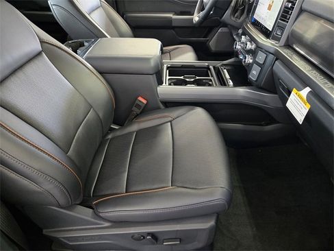 New 2026 Ford F250 Lariat w/ FX4 Off-Road Package image 12