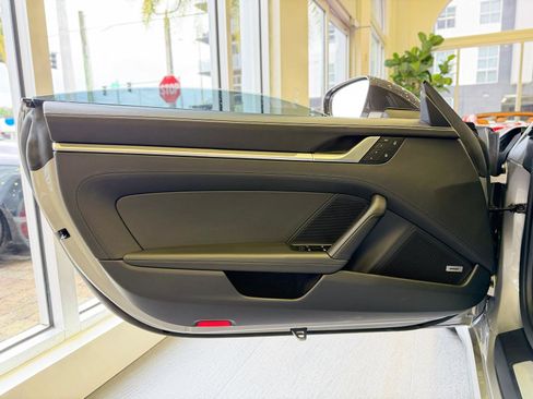 Used 2022 Porsche 911 Turbo image 32