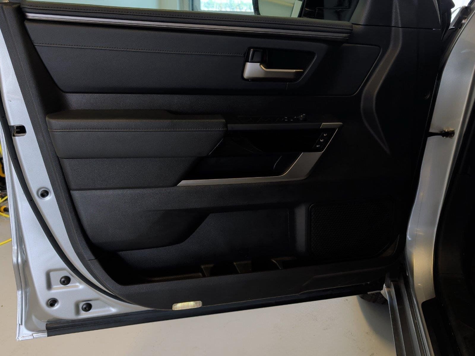Used 2023 Toyota Tundra Limited w/ Power Package RWD image 13