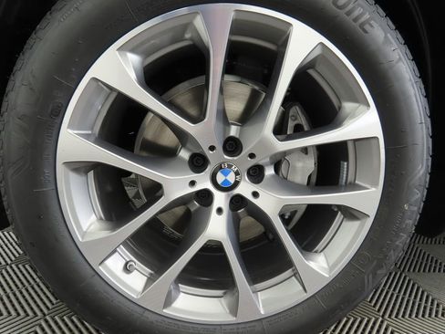 Certified 2025 BMW X5 xDrive40i w/ Parking Assistance Package image 30