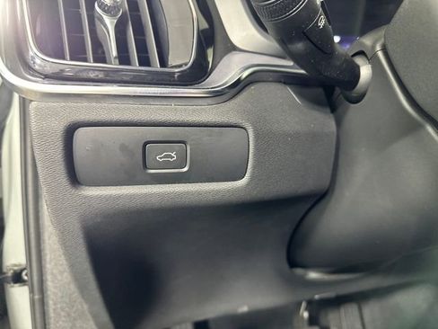 Used 2024 Volvo S60 B5 Core image 18