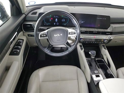 Used 2023 Kia Telluride EX image 16
