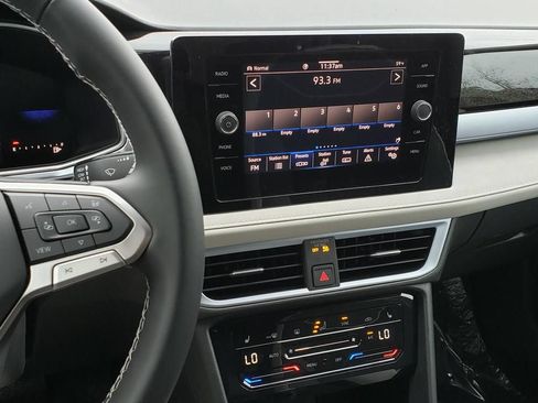 New 2026 Volkswagen Taos SE AWD/4WD image 10