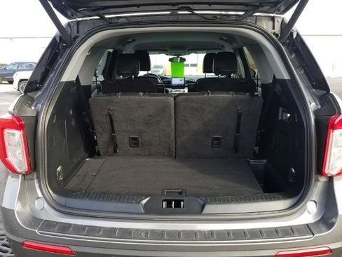 Certified 2023 Ford Explorer XLT w/ Equipment Group 202A image 4