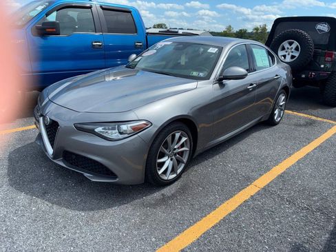 Used 2019 Alfa Romeo Giulia AWD image 13