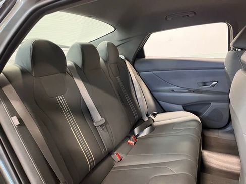 Used 2024 Hyundai Elantra SEL image 13