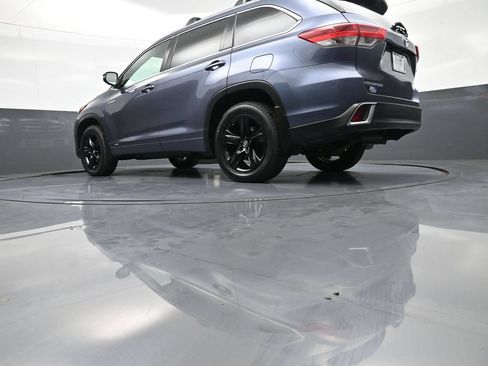 Used 2017 Toyota Highlander Limited Platinum w/ Carpet Mat Package AWD/4WD image 34