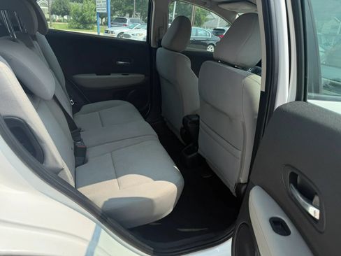 Used 2021 Honda HR-V LX image 18