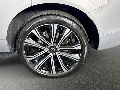 Used 2023 Volvo XC60 B5 Ultimate w/ Climate Package AWD/4WD image 34