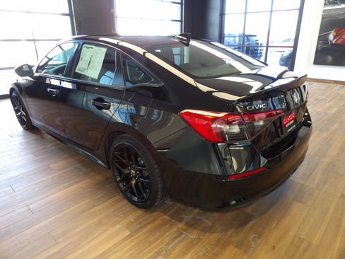 Used 2023 Honda Civic Sport image 8
