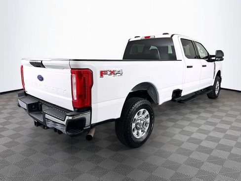 Used 2024 Ford F350 XLT w/ FX4 Off-Road Package AWD/4WD image 7