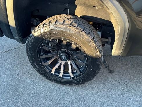 Used 2024 GMC Sierra 1500 AT4X image 49