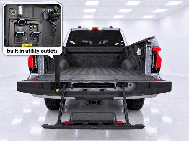 Used 2022 Ford F150 Lightning Lariat AWD/4WD image 13