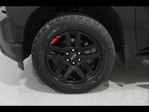 Certified 2022 Chevrolet Silverado 1500 RST w/ Redline Edition AWD/4WD image 22
