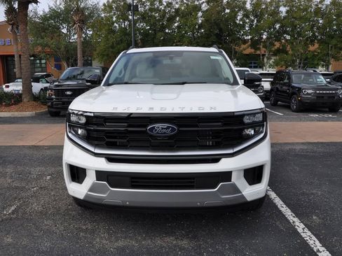 New 2026 Ford Expedition Max Platinum w/ Driver's Package image 8