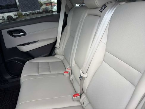 Used 2023 Nissan Rogue SV w/ SV Premium B Package FWD image 24