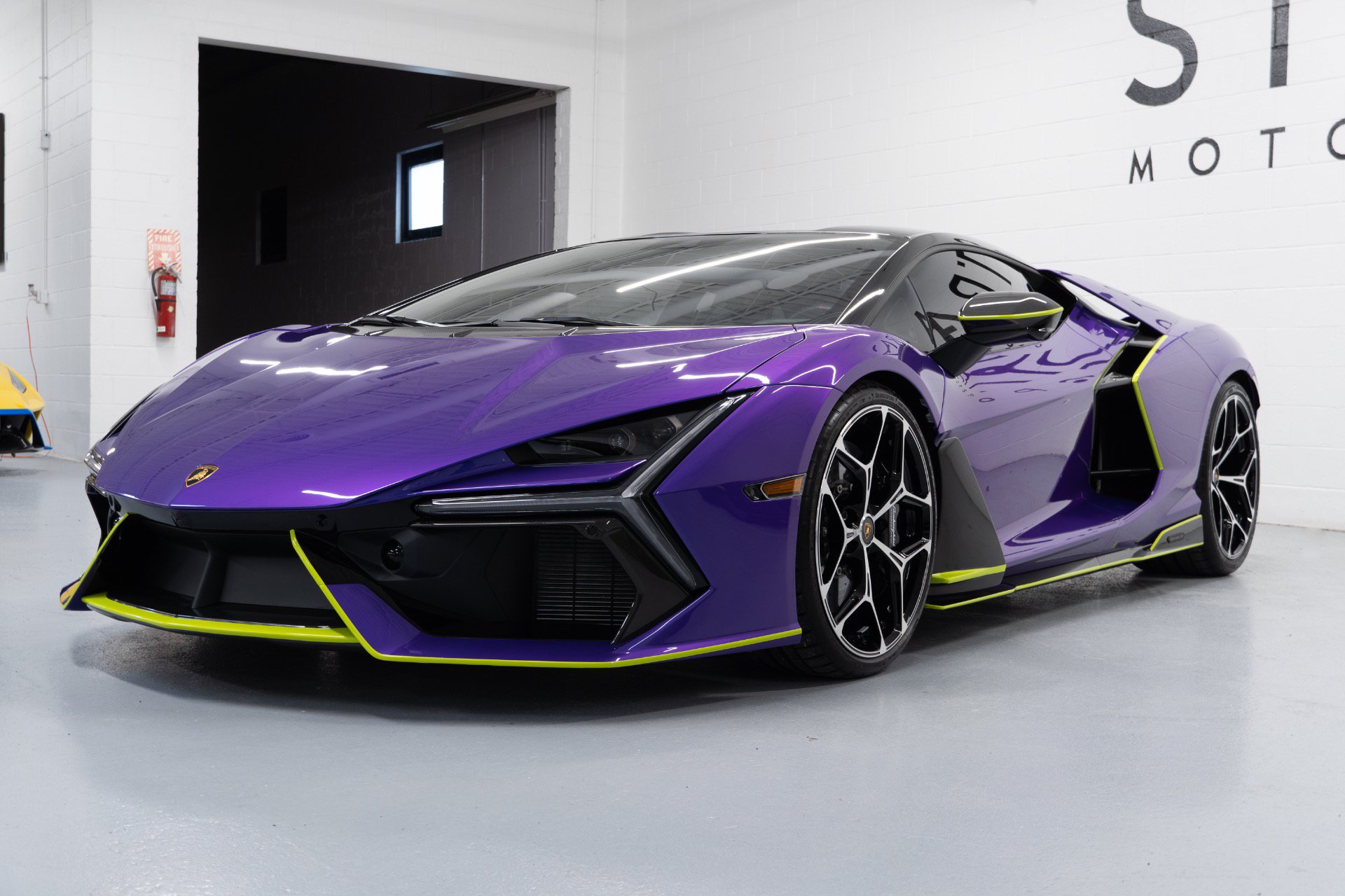 Used 2024 Lamborghini Revuelto AWD/4WD image 7