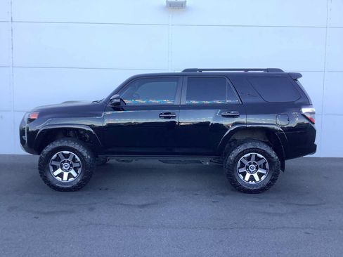 Used 2021 Toyota 4Runner TRD Off-Road Premium w/ Moonroof Package AWD/4WD image 2
