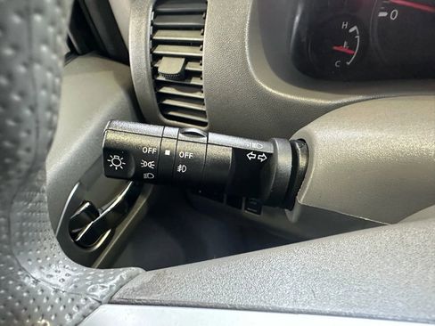 Used 2015 Nissan Frontier SV image 12