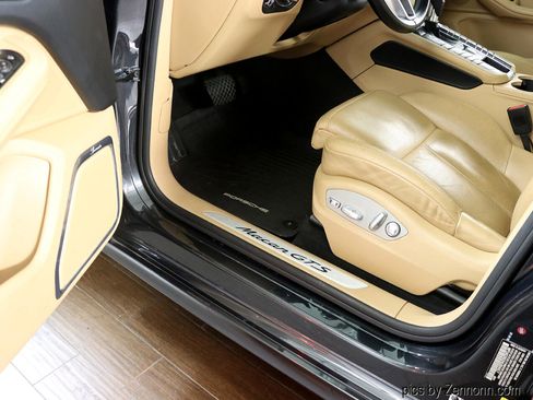 Used 2017 Porsche Macan GTS image 26