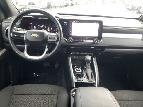 Used 2024 Chevrolet Colorado LT w/ LT Convenience Package image 9