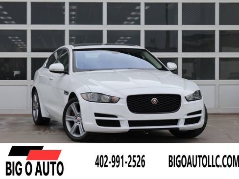 Used 2018 Jaguar XE Premium AWD/4WD image 1