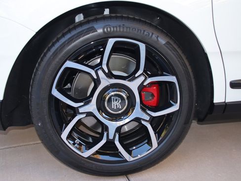 Used 2023 Rolls-Royce Cullinan Black Badge w/ Driver's Package image 6