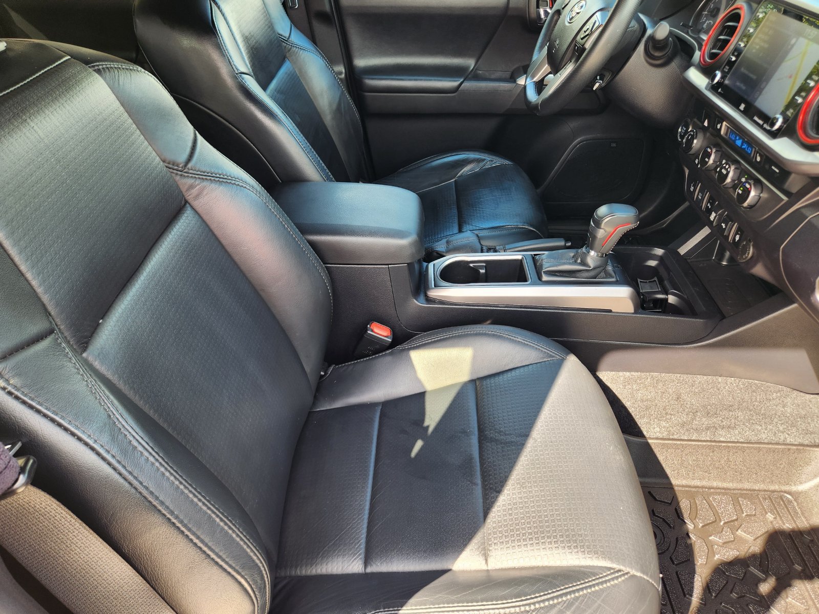 Used 2021 Toyota Tacoma Limited AWD/4WD image 17